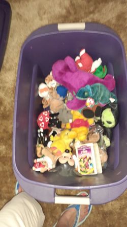 Stuffed animals and beanie babies