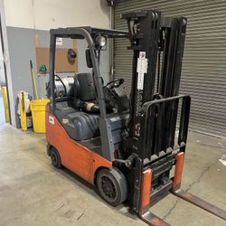 Toyota 8series 3,000 Lbs Forklift