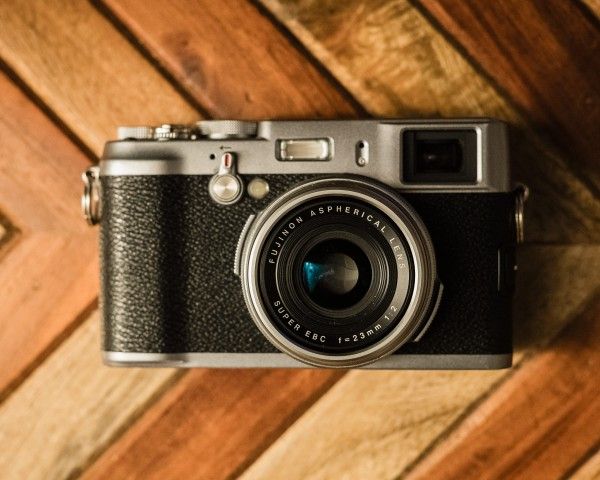 Fujifilm X100 12mp Digital Mirrorless Rangefinder