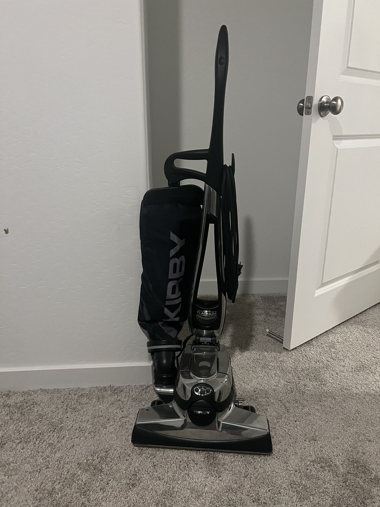 Kirby Vacuum & Shampooer – Barely Used, Complete Set