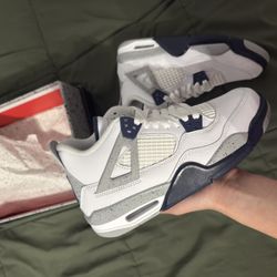 Jordan 4 Retro Midnight Navy (GS) 