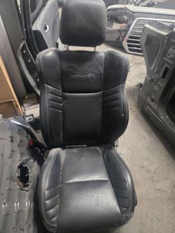 Srt seat