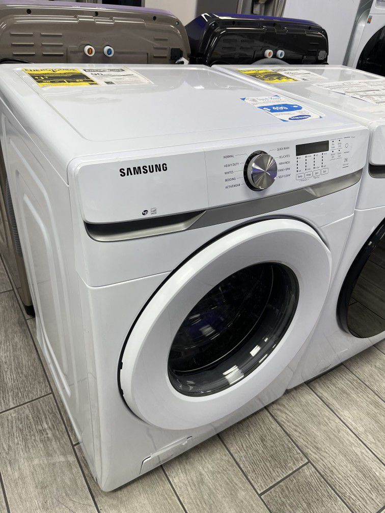 Samsung Washer - 4.5 cu. ft. High-Efficiency Front Load Washer with Self-Clean+ in White