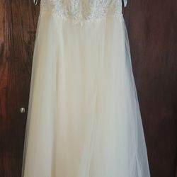 Off-white Empire Waist Wedding Dress & full length veil