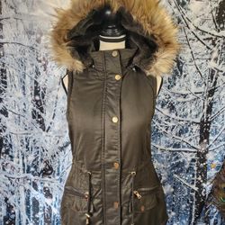 (SIZE M) OLIVE GREEN FAUX FUR VEST BY YMI JEANS