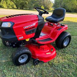 REAL NICE, CRAFTSMAN T140 AUTOMATIC RIDING MOWER 