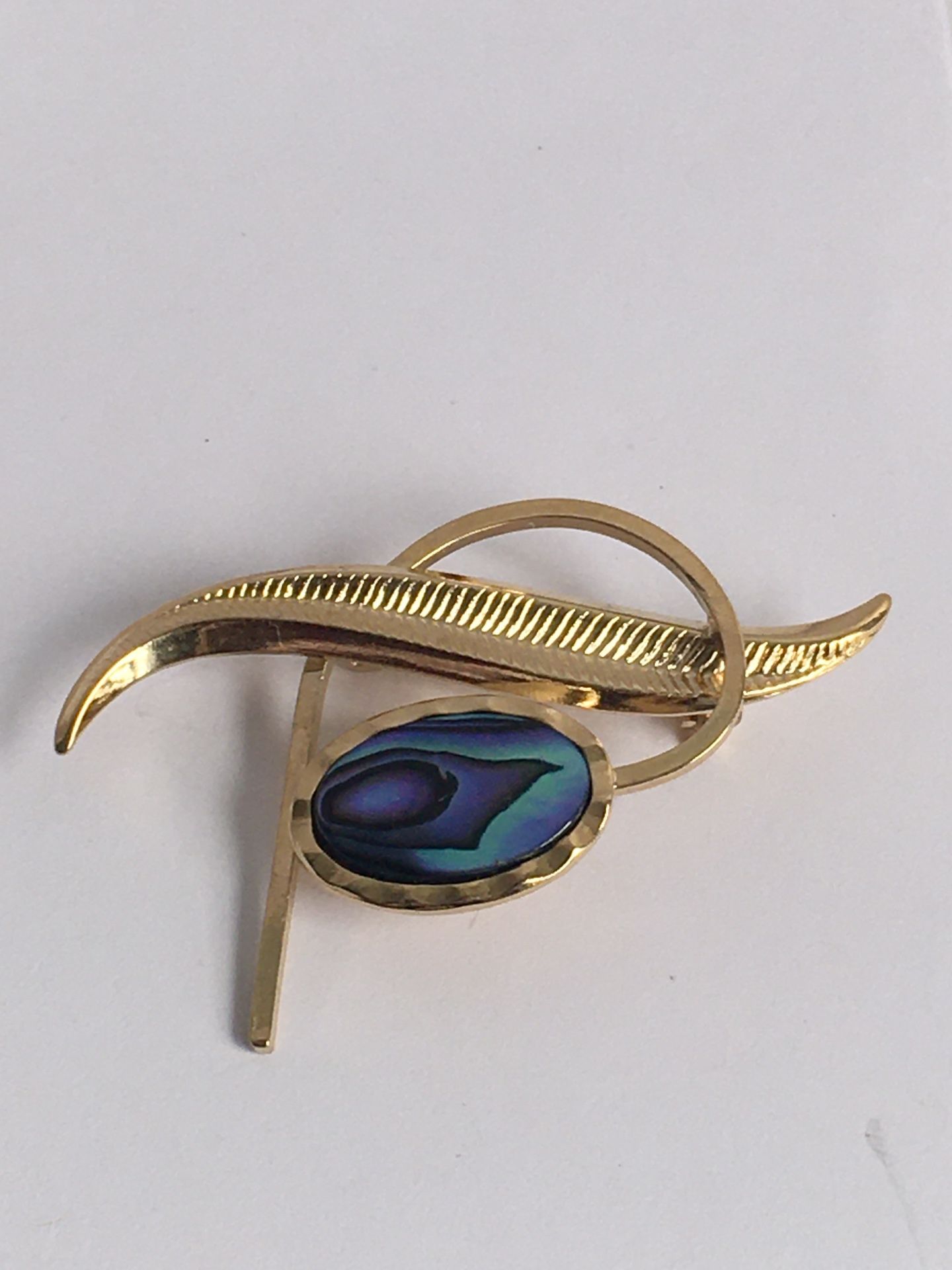 BROOCH
