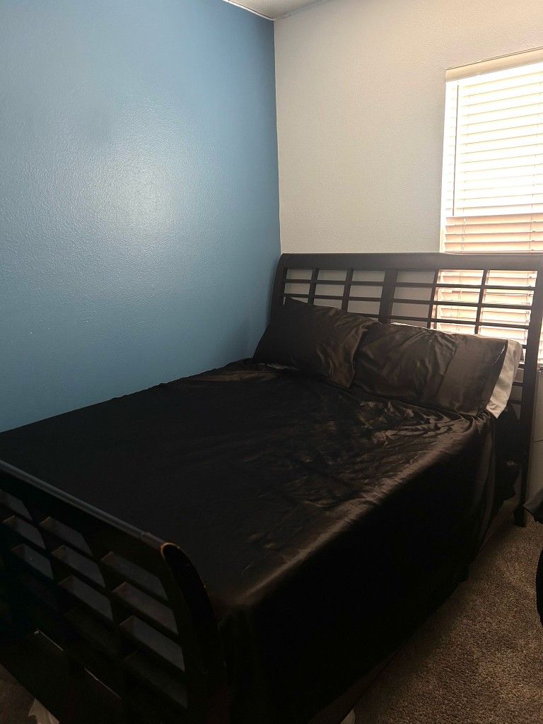 Wood Bedframe + Memory Foam - Queen Size