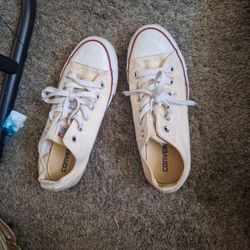 Woman's Converse 