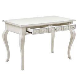 Kelly 2024 clarkson desk