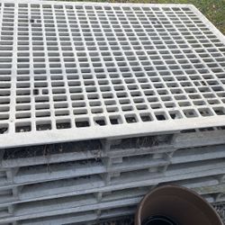 Hard Pallets