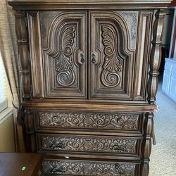 A Beautiful Vintage Tallboy Dresser by Bassett