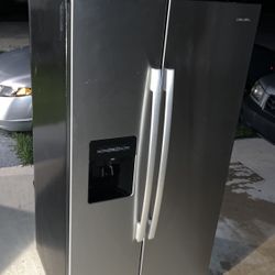 Refrigerator 