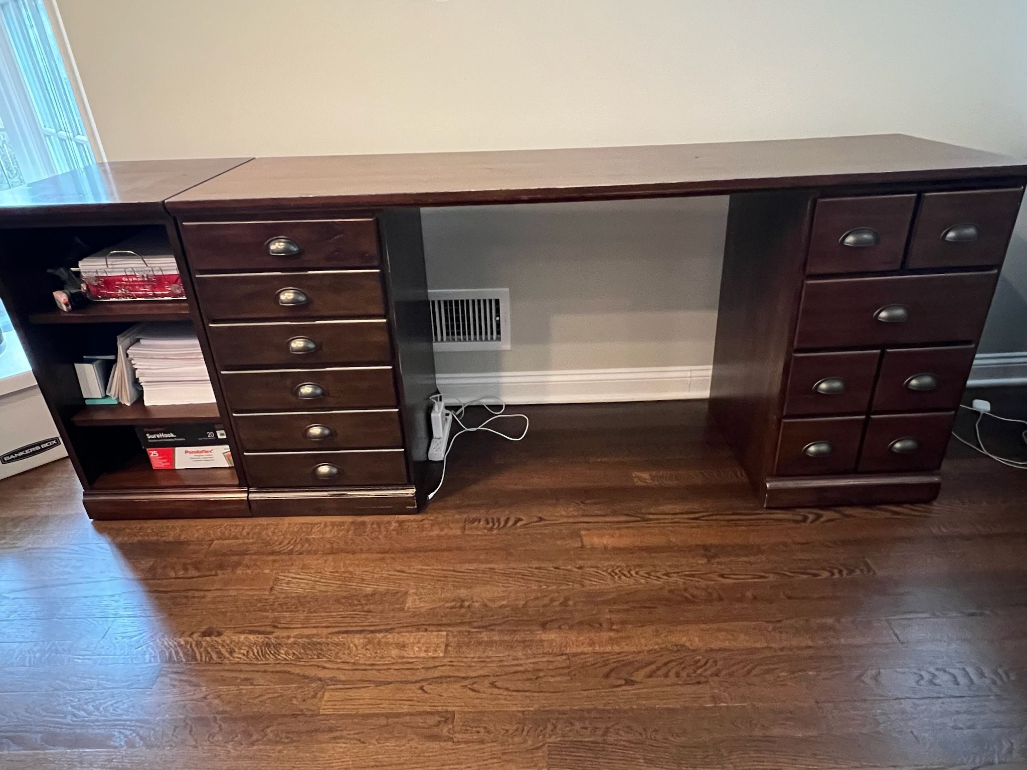Pottery Barn Desk & Matching Shelf In Good Condition.