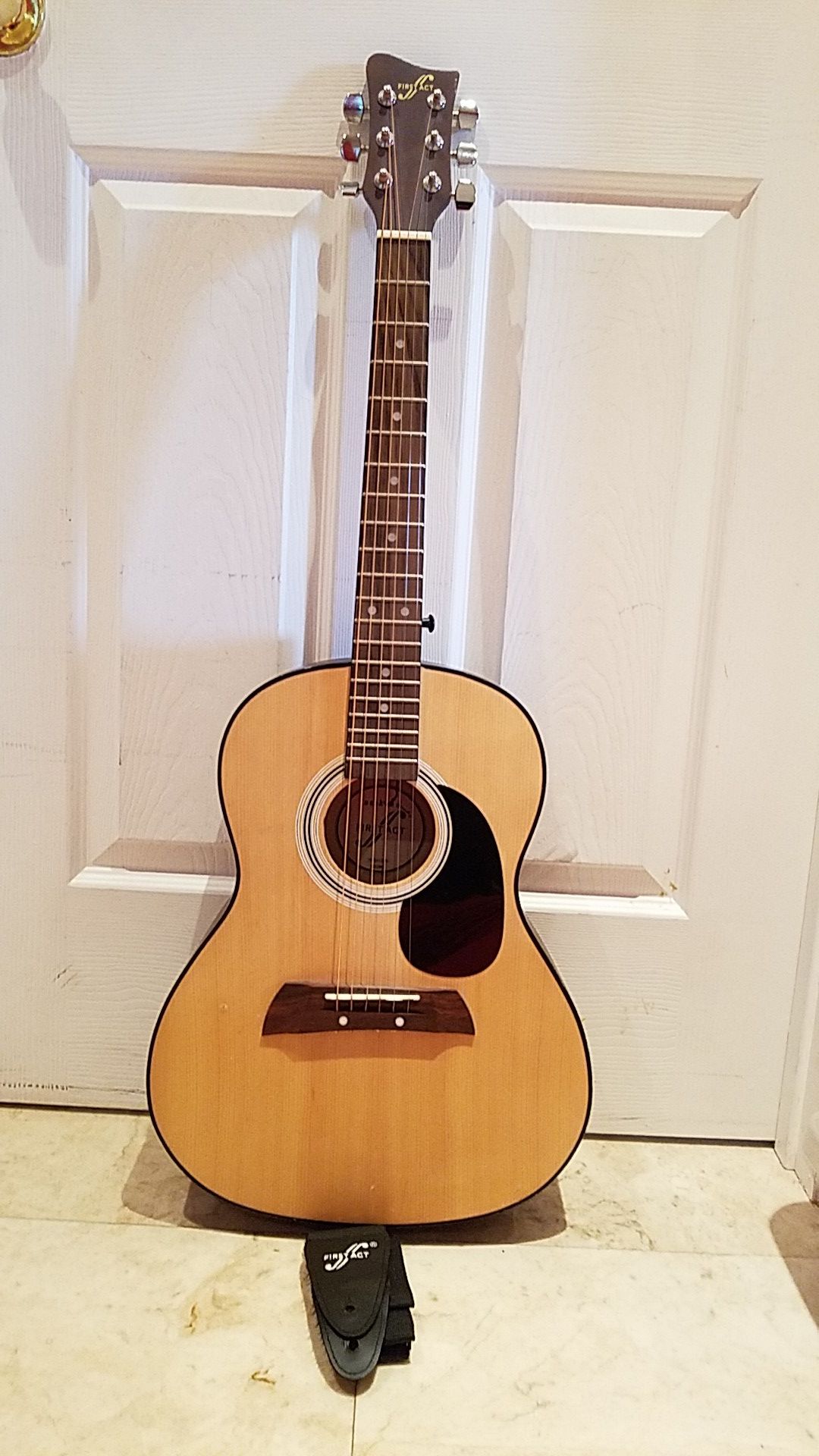 First Act Beginners Acoustic Guitar (MG399)