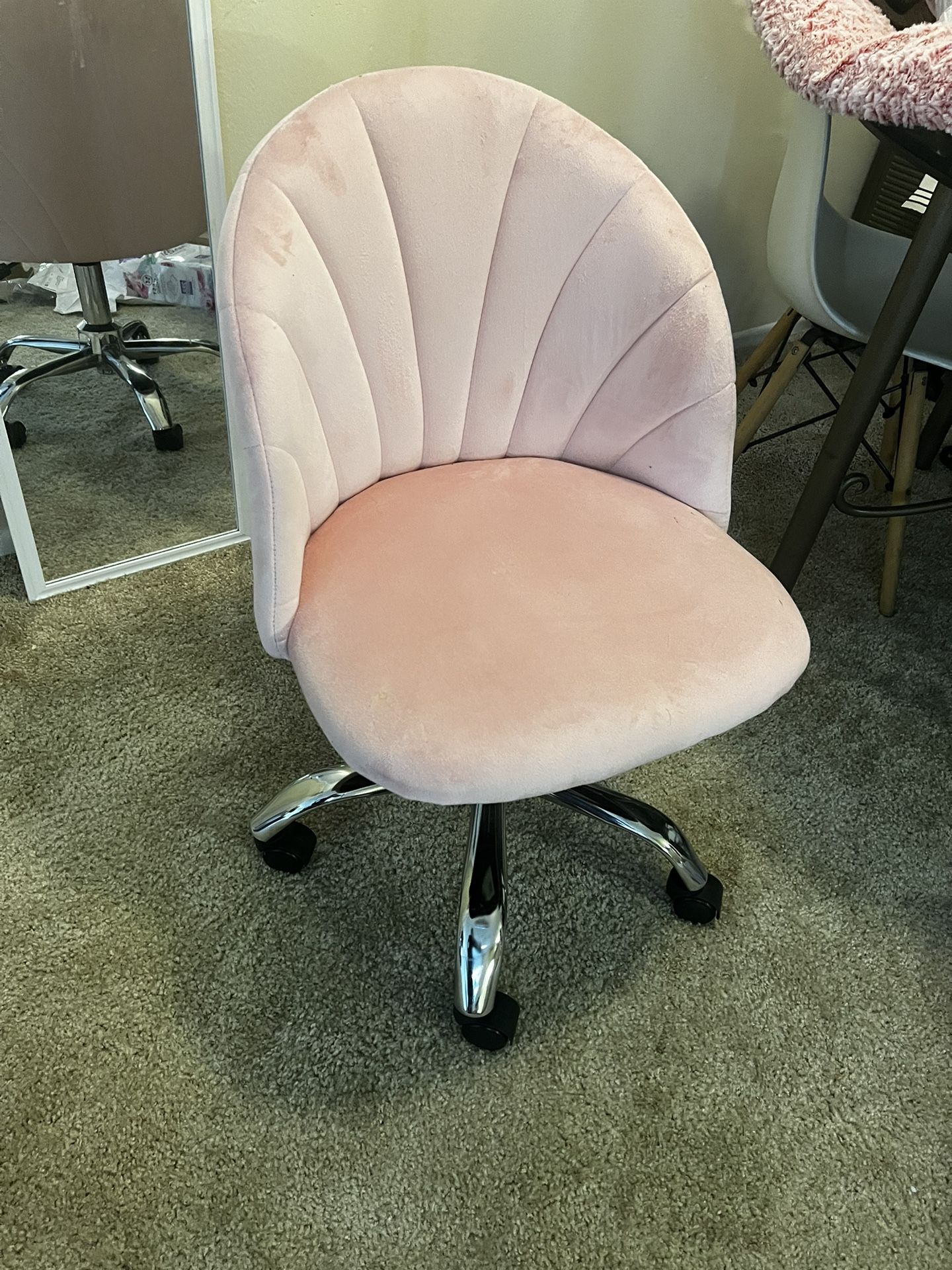 Pink Chair for Sale in Los Angeles, CA OfferUp