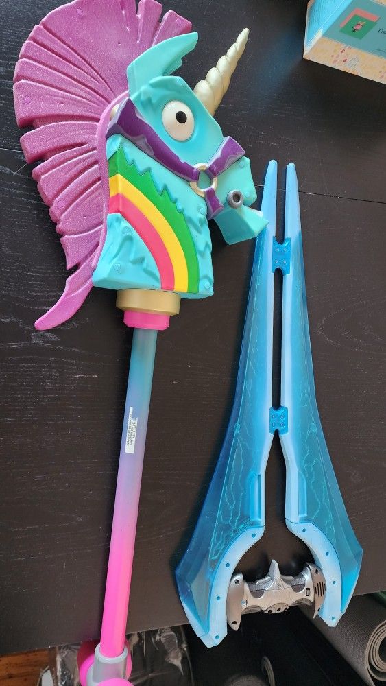 Fornite Llama Pickaxe And Halo Energy Sword Cosplay