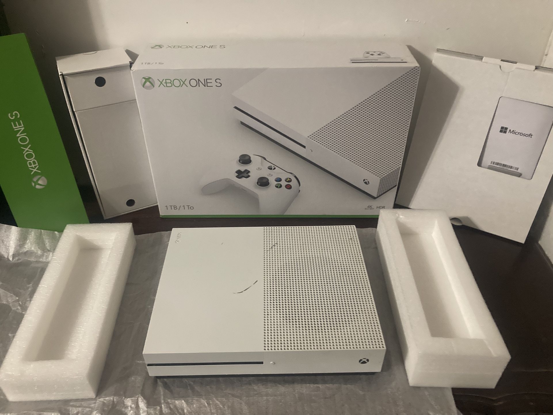 Xbox One S 1TB