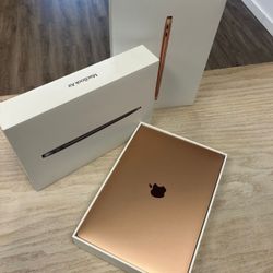 Apple MacBook Air 13-inch 2020 (7C CPU / 8C GPU / 8GB / 256GB) Get It Today With As Low As $39 Down