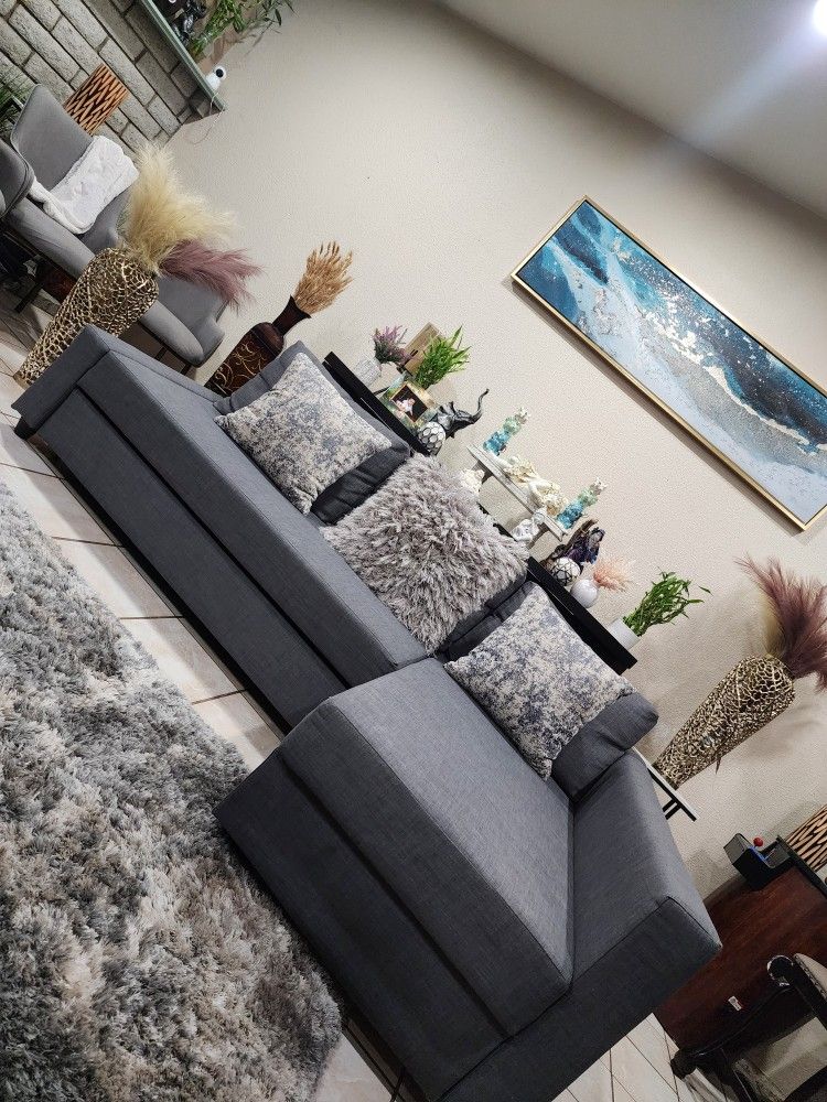 SLEEPER SOFA SECTIONAL COUCH BED WITH STORAGE LIKE NEW IN VERY GOOD CONDITION🚛🚚 FREE DELIVERY 🚚