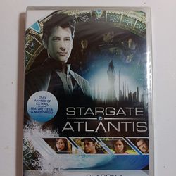 Stargate Atlantis - The Complete First Season (slim package re-release) DVD set
