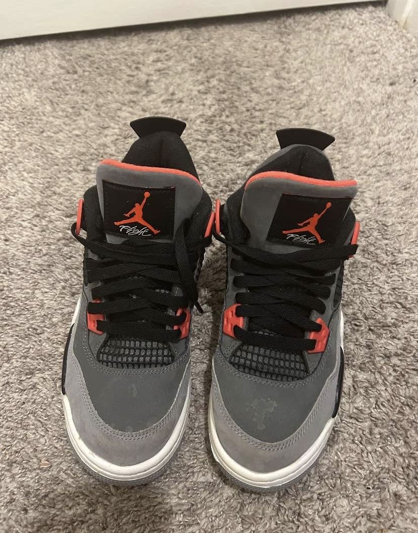 Jordan 4s 