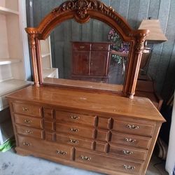 Dresser With Mirror