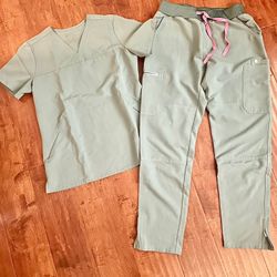 Figs Women’s Scrubs 