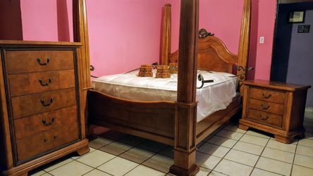 Queen size bedroom set