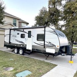 🌟 2012 Forest River Cruise Lite – Full Kitchen – A/C – Heat