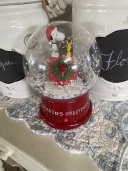 Peanuts Snoopy And Woodstock Musical Snowglobe