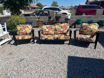 Sala para patio muy bonita se usó una semana 400.00 dólares