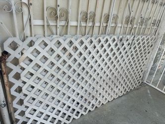 Free white lattice panels
