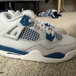 Military Blue Jordan 4 Size 5.5 Kids 