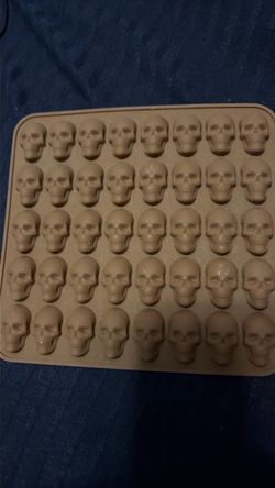 Skull mold