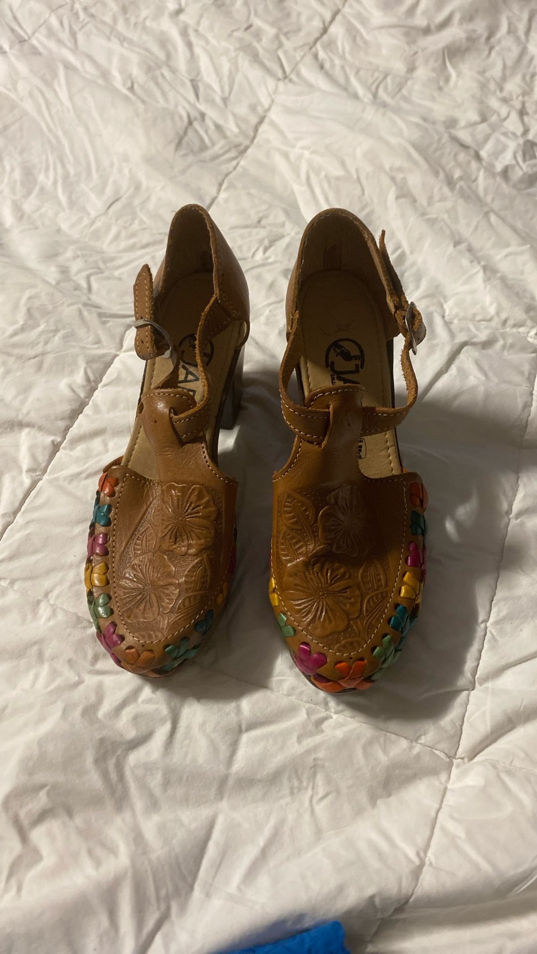 Artesanal Heels, Zapatillas Artesanales