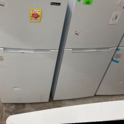 Magic Chef 10.1 Cu Refrigerator HMDRW