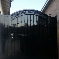 Gate for sale 5ft wt × 6 ft tall!!!