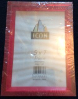 New 4 pack picture frames-5 x 7