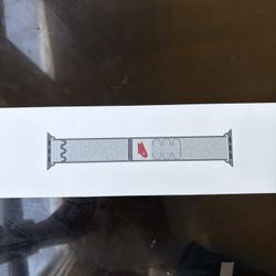 [New] Apple Watch 40mm Nike Grey Sport Loop