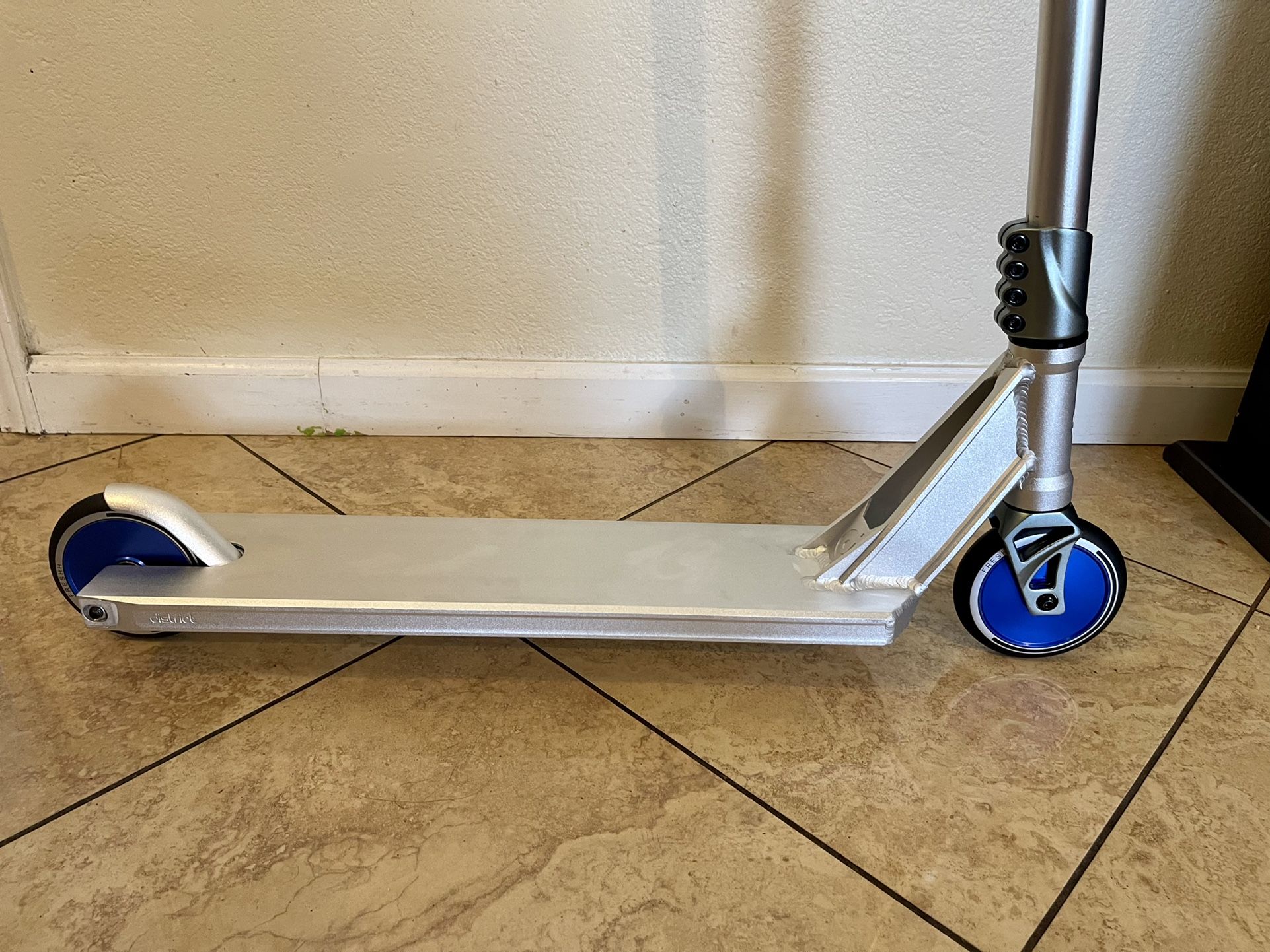 Brand New Pro Scooter Custom District HTDK570 Deck , Vokul Fork ,Clamp ,bar And 120 mm Wheels FRESHH