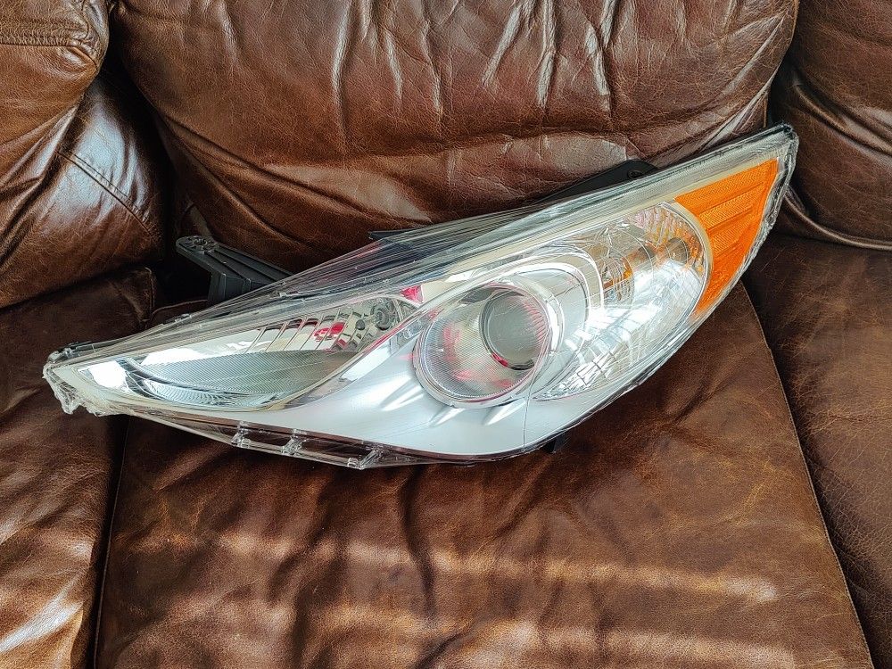 Hyundai Sonata 2011-2014 Headlight