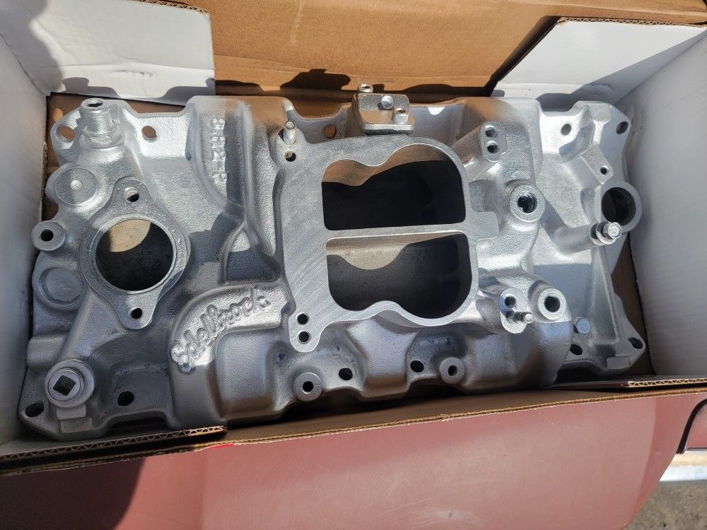 Edelbrock Aluminum Intake Manifold Chevy