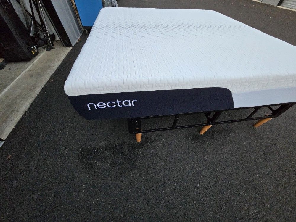 Nectar Mattress, King, Like New