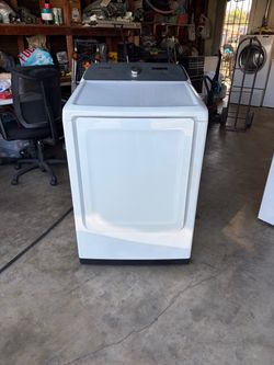 Samsung electric dryer in good working https://offerup.com/redirect/?o=Y29uZGl0aW9uLmRlbGl2ZXJ5 is available.30 day warranty. Ablo espanol.