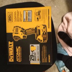 DeWalt 20v Atomic 1/4in. Brushless Impact Unopened!! 