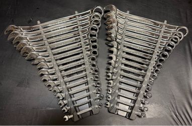 Husky 32-Piece SAE & Metric Wrench Set w/ Organizer – Like New