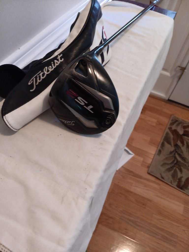 Magnificent Titleist TS2 Driver, RH 10.5 R Flex