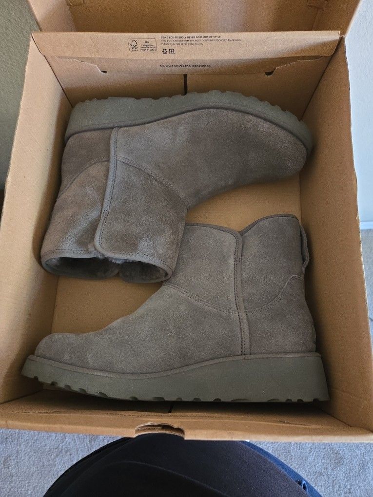 Ugg Short Boots