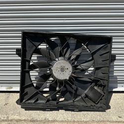 2006-2012 Mercedes GL350 GL450 GL550 Radiator Fan Assembly